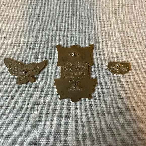 Disney Dumbo Pin Set - Picture 3 of 3